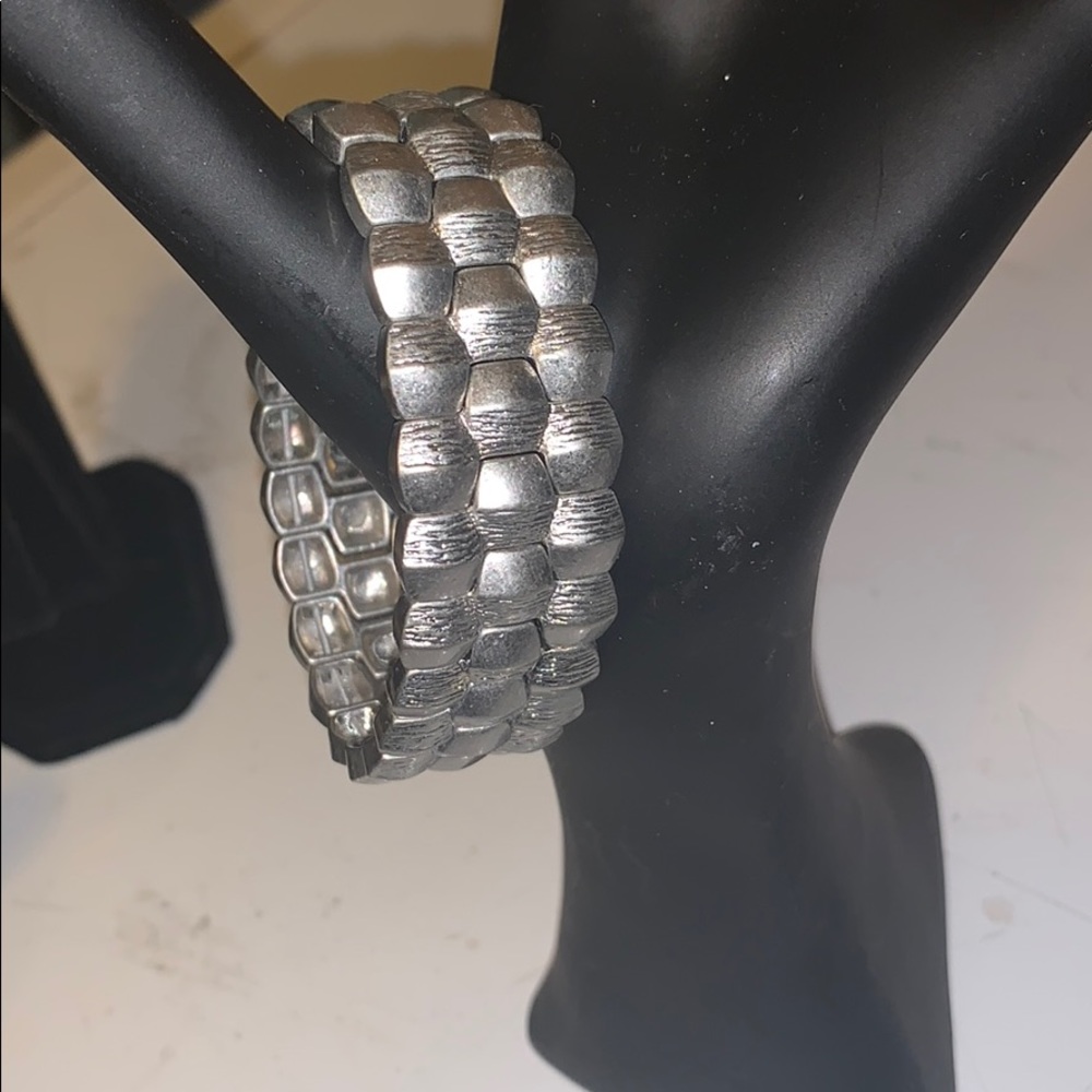 Silver stretchy bracelet